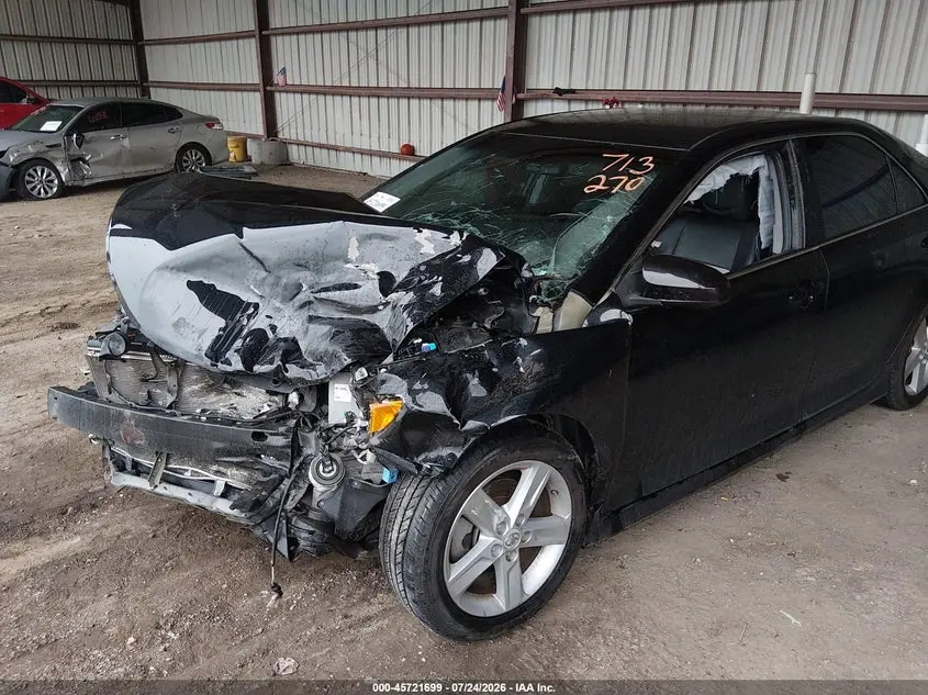 2012 TOYOTA CAMRY SE