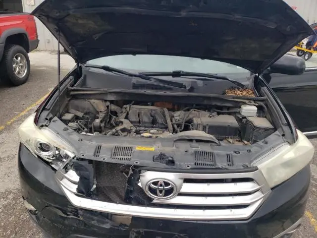 2011 TOYOTA HIGHLANDER BASE  