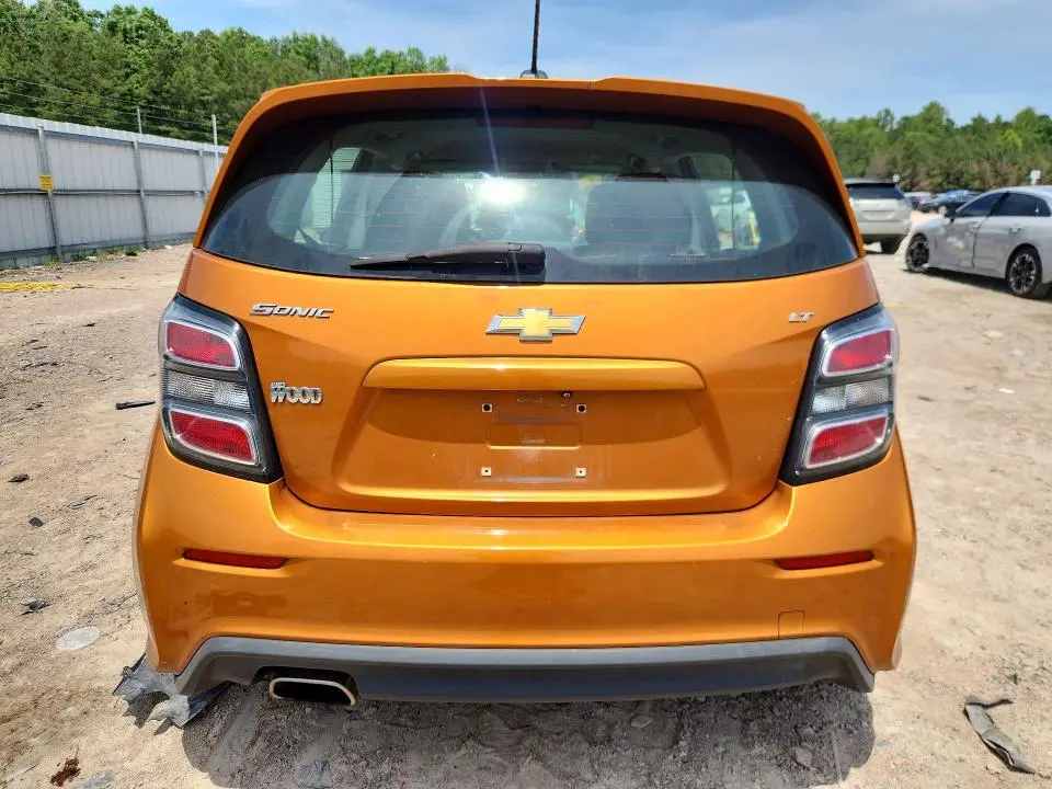 2017 CHEVROLET SONIC LT  