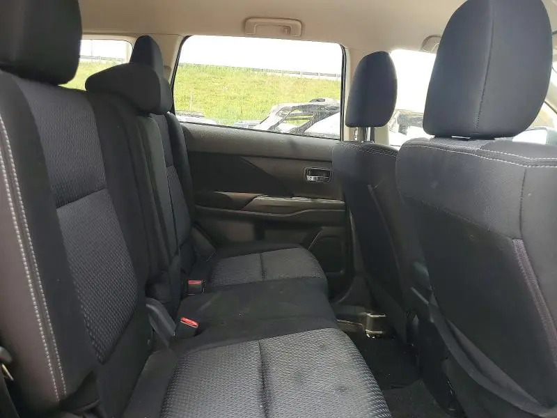 2016 MITSUBISHI OUTLANDER SE  