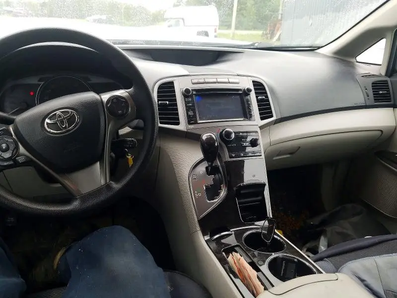 2013 TOYOTA VENZA LE  