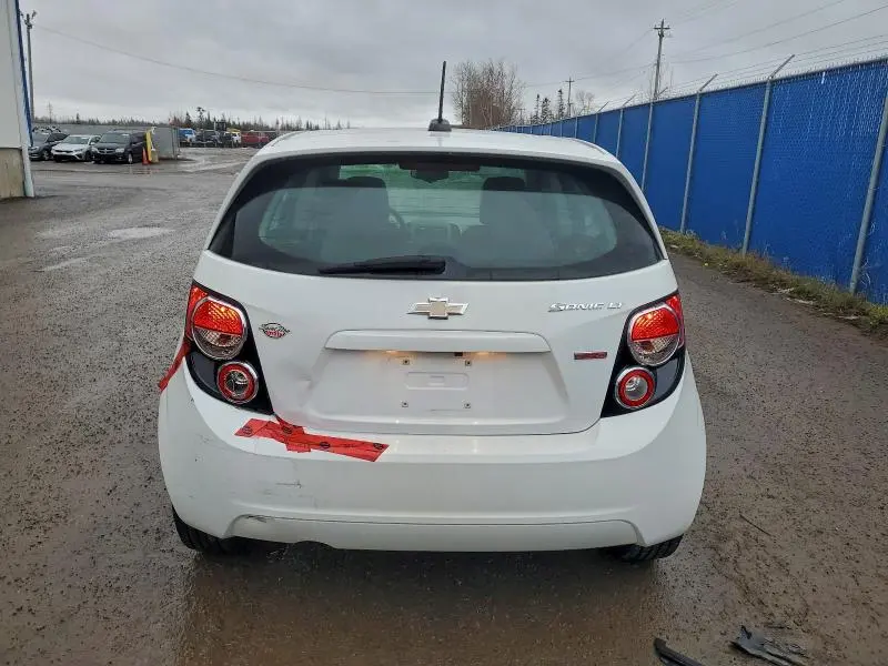 2016 CHEVROLET SONIC LT  