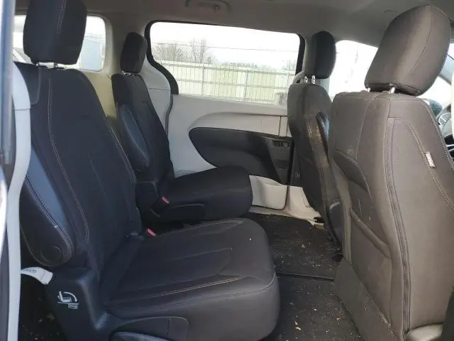 2017 CHRYSLER PACIFICA LX  