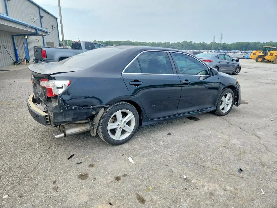 2012 TOYOTA CAMRY SE  