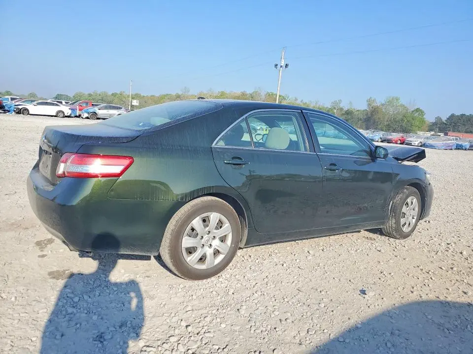 2011 TOYOTA CAMRY LE  