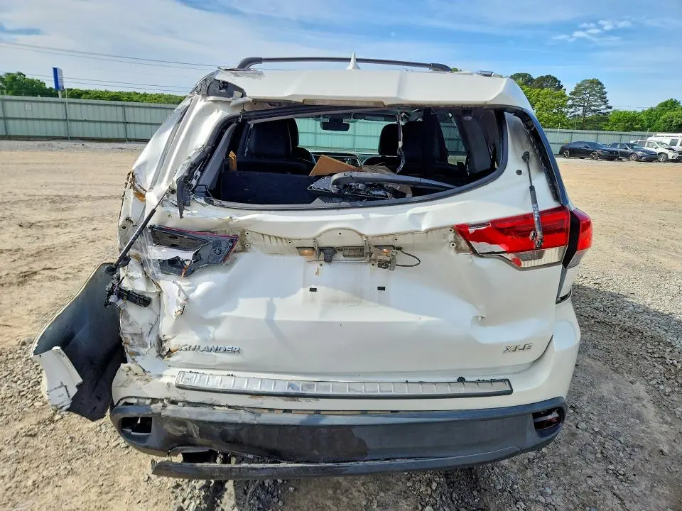 2018 TOYOTA HIGHLANDER XLE  