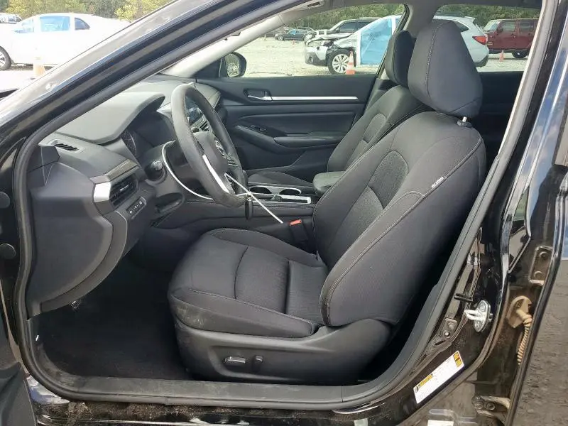 2023 NISSAN ALTIMA SV  