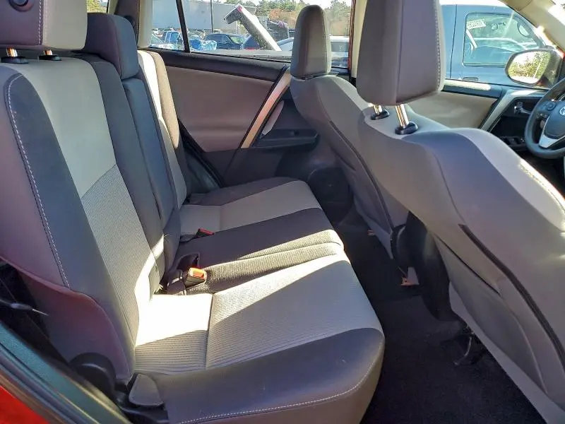 2015 TOYOTA RAV4 XLE  