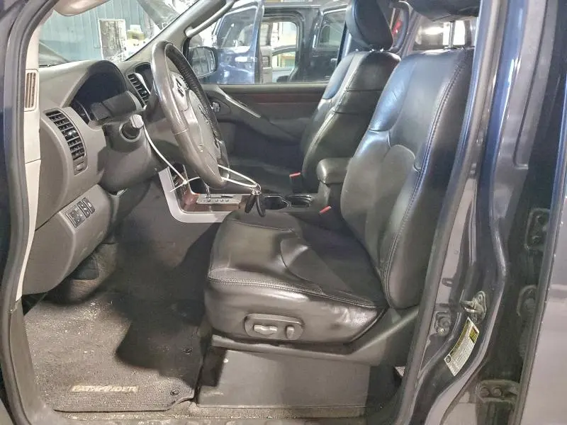 2011 NISSAN PATHFINDER S  