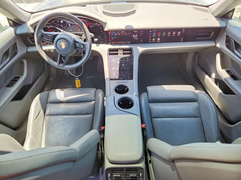 2021 PORSCHE TAYCAN   