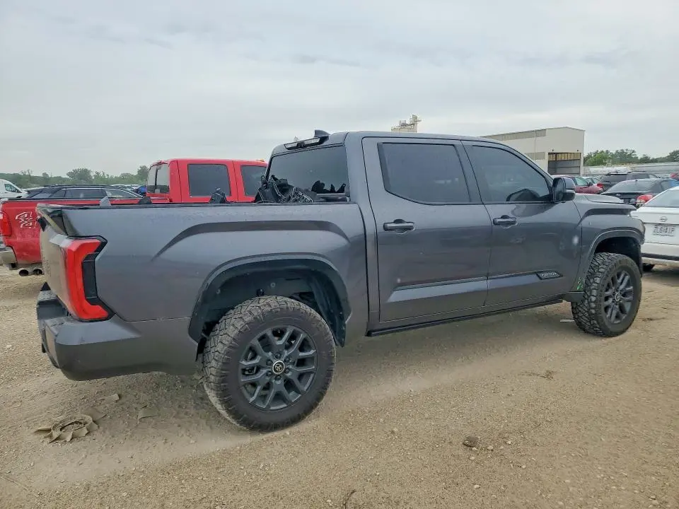 2022 TOYOTA TUNDRA PLATINUM  