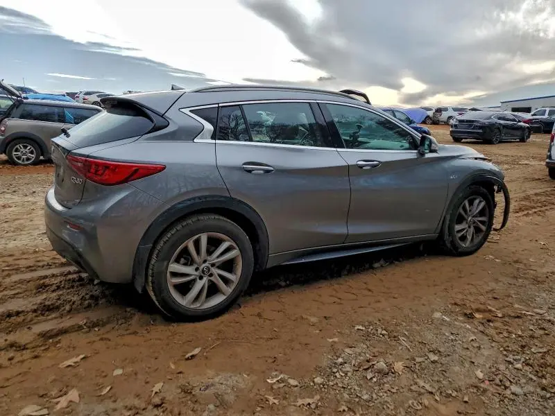2018 INFINITI QX30 BASE  