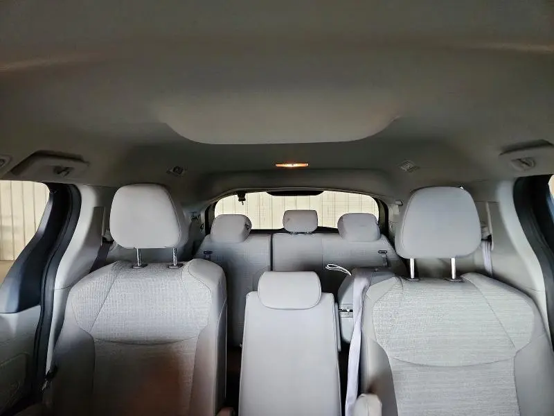 2021 TOYOTA SIENNA LE  