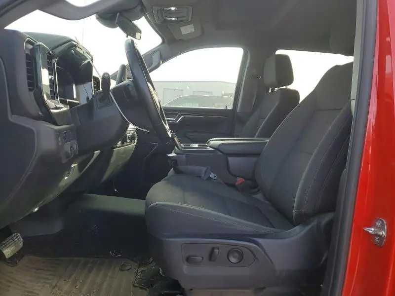 2024 CHEVROLET SILVERADO K1500 LT  