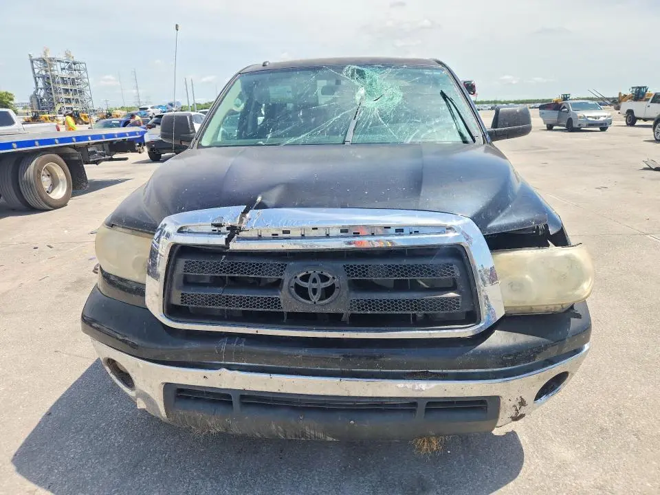 2011 TOYOTA TUNDRA CREWMAX SR5  
