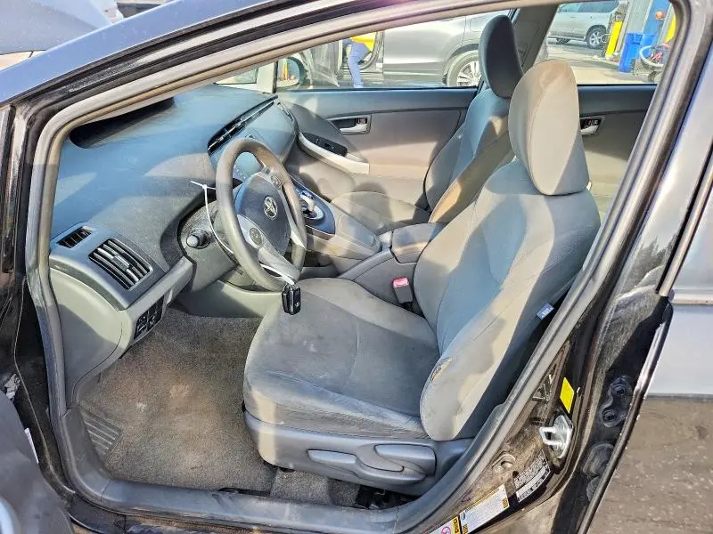2010 TOYOTA PRIUS III  