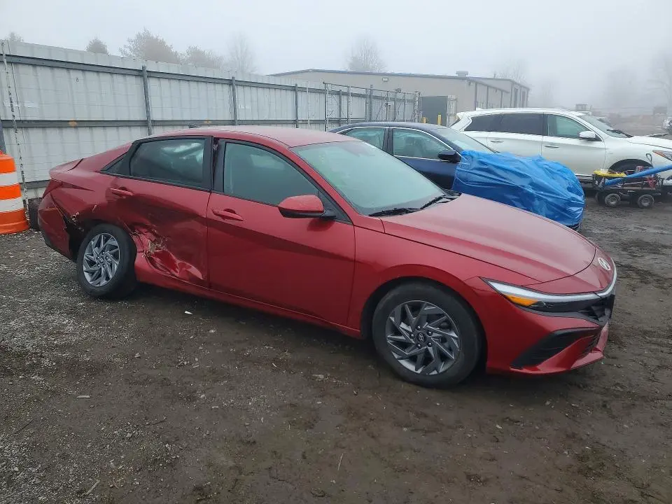 2024 HYUNDAI ELANTRA SEL  