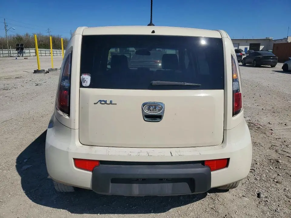 2010 KIA SOUL +  