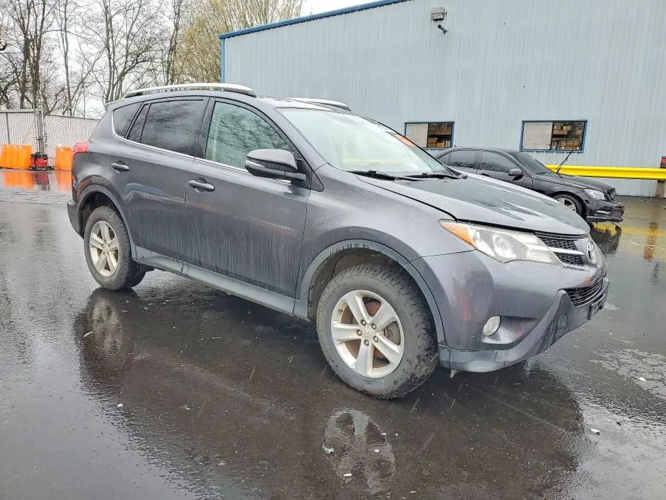 2014 TOYOTA RAV4 XLE  