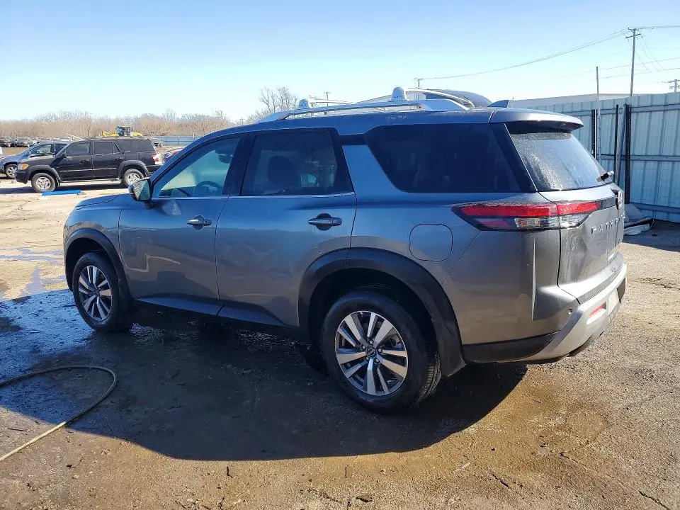 2024 NISSAN PATHFINDER SL  
