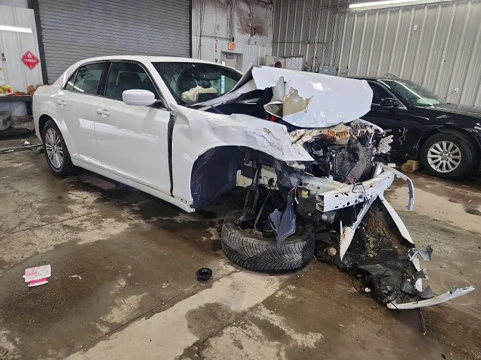 2013 CHRYSLER 300   