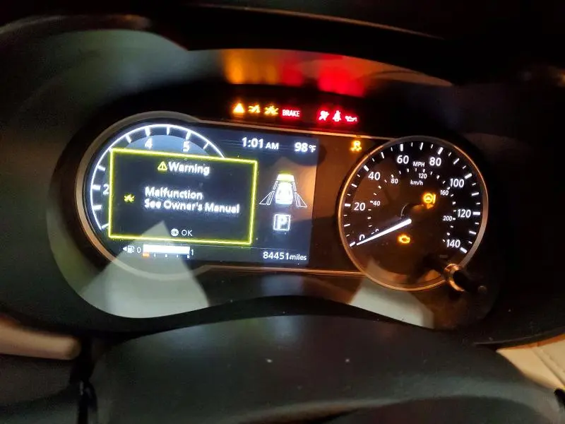 2021 NISSAN VERSA SV  