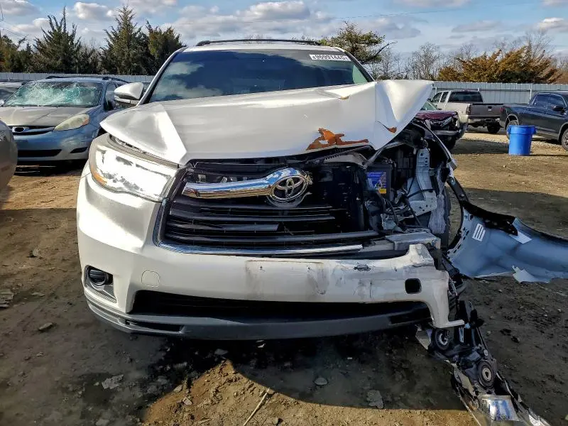 2015 TOYOTA HIGHLANDER LE  