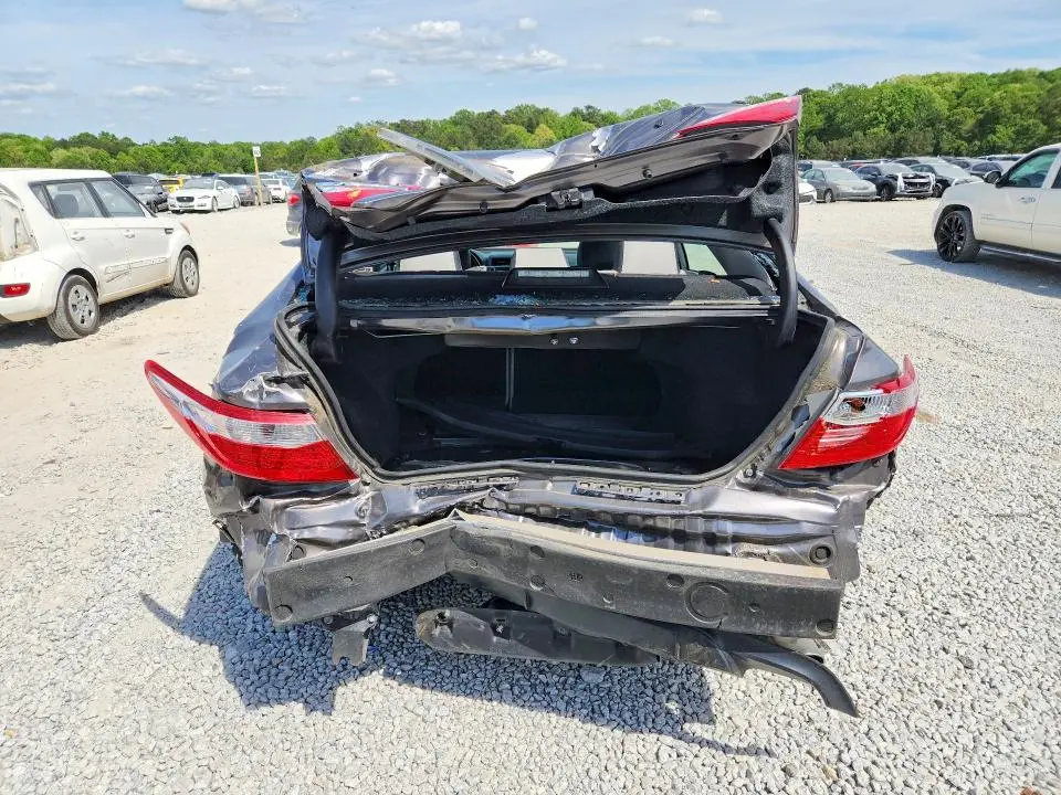 2015 TOYOTA CAMRY SE  