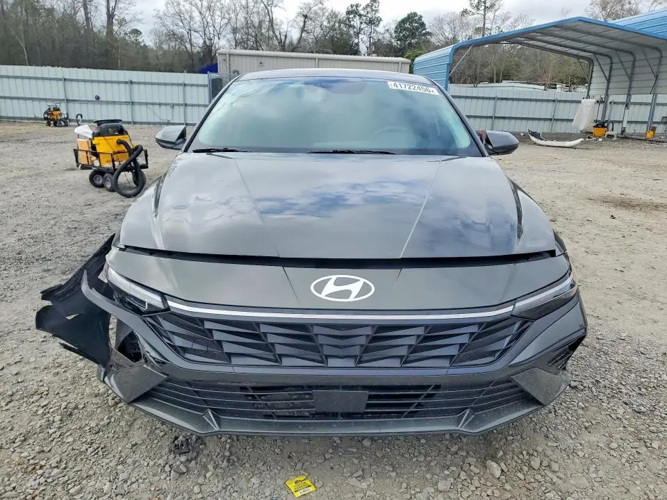 2024 HYUNDAI ELANTRA SEL  