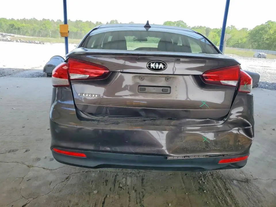 2018 KIA FORTE LX  