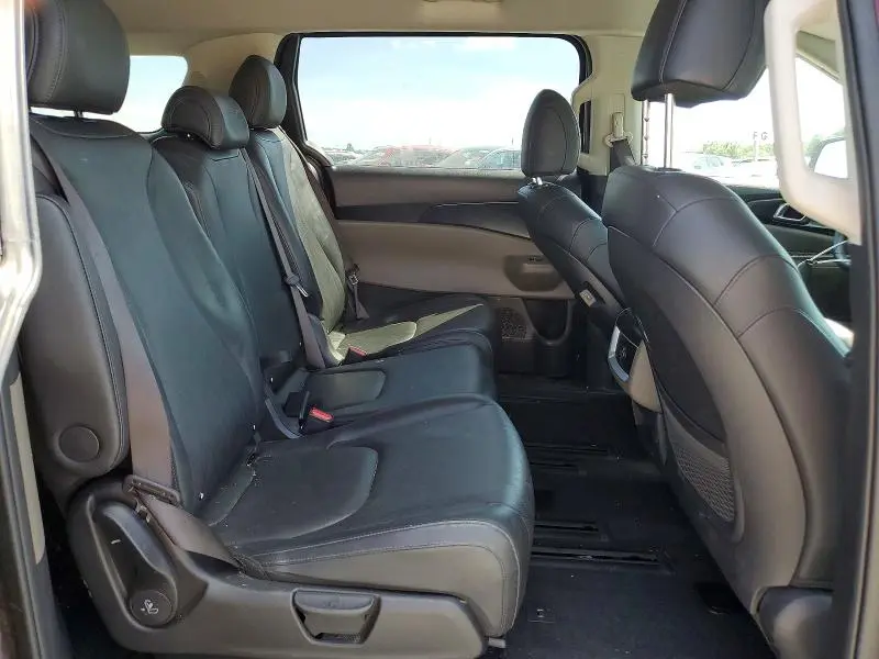 2025 KIA CARNIVAL LXS  