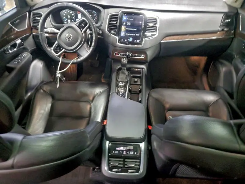2017 VOLVO XC90 T6  