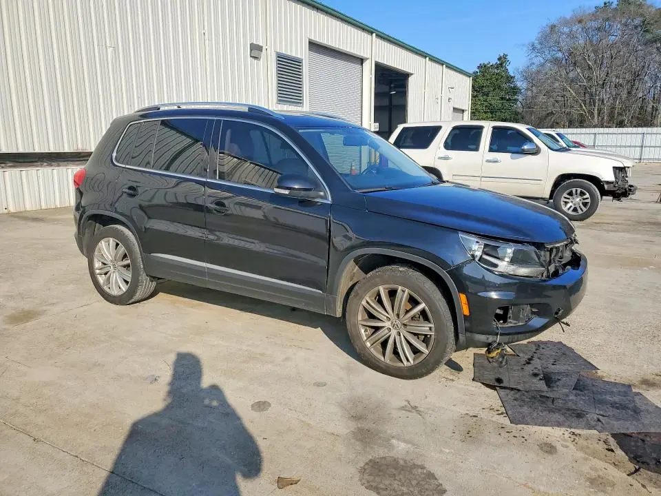 2013 VOLKSWAGEN TIGUAN S  
