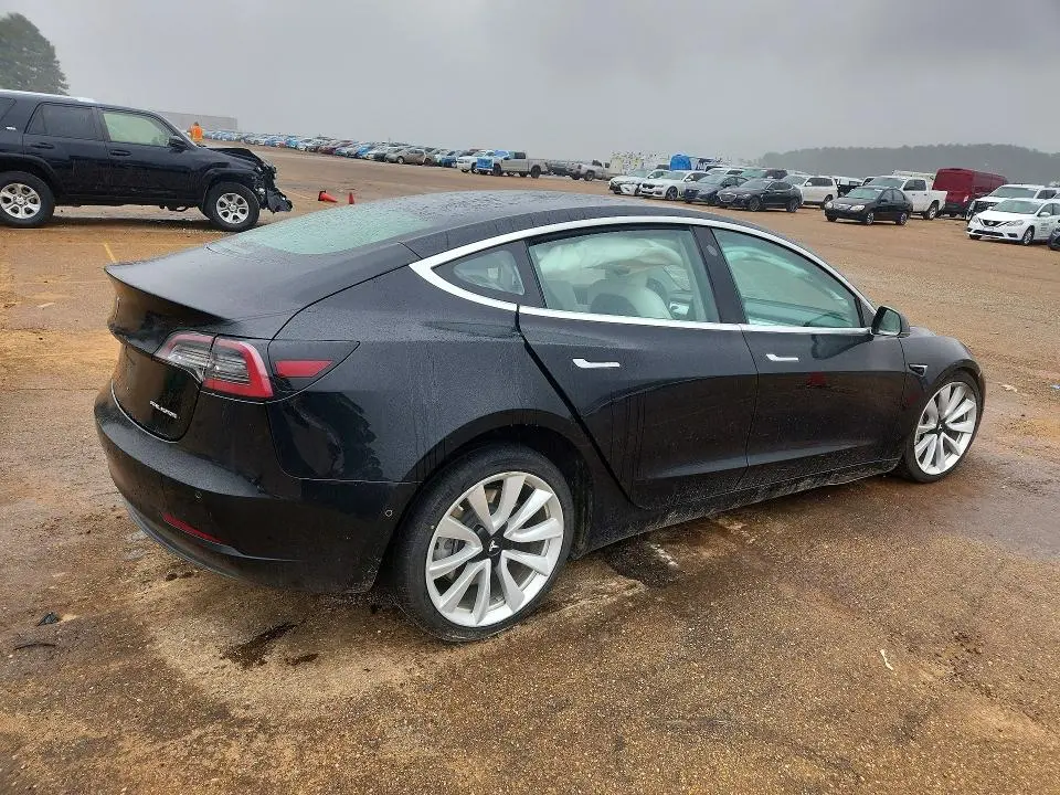 2018 TESLA MODEL 3   