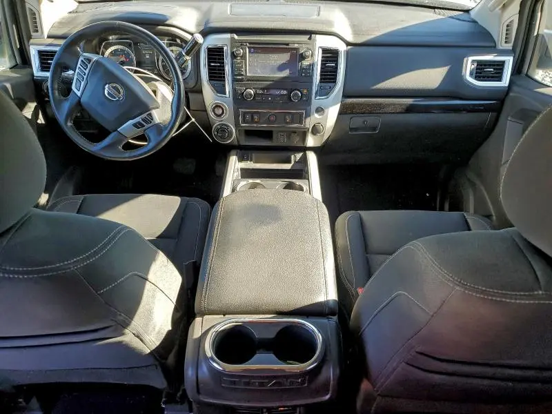 2017 NISSAN TITAN SV  