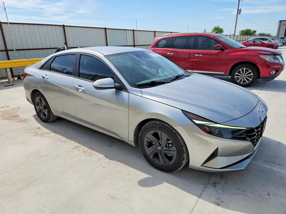 2021 HYUNDAI ELANTRA SEL  