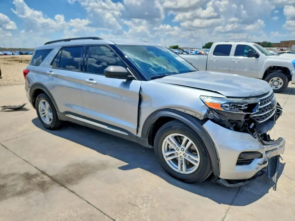 2022 FORD EXPLORER XLT  
