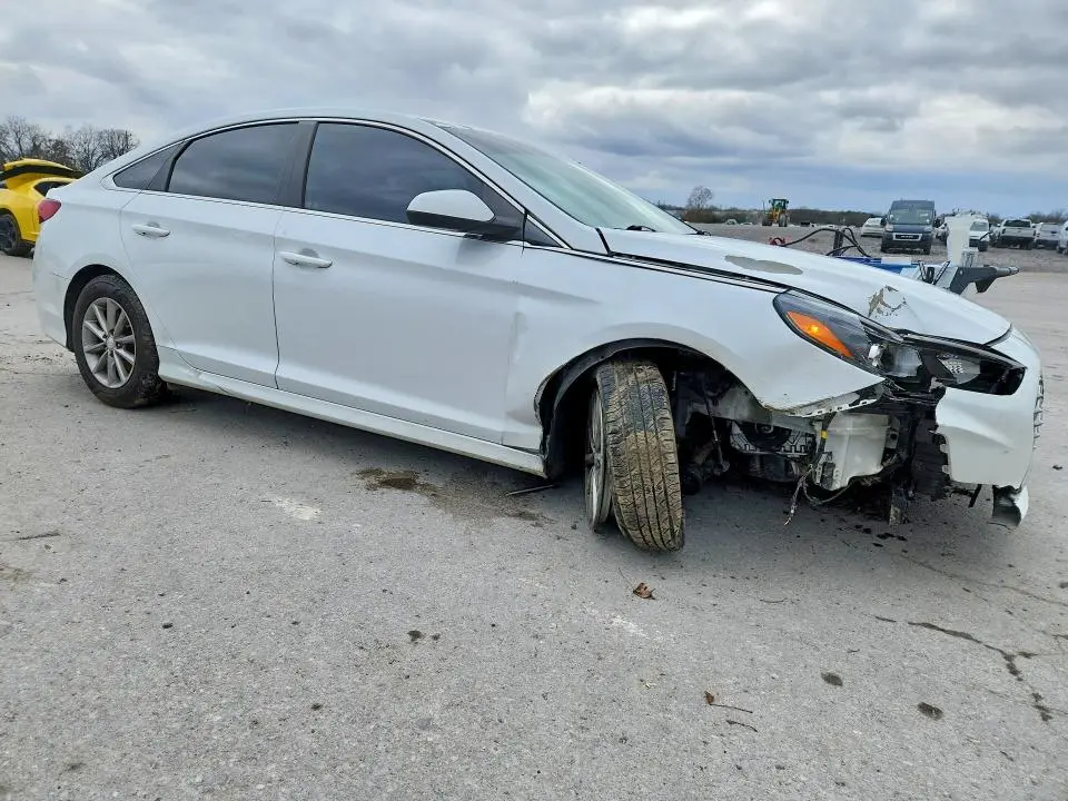 2019 HYUNDAI SONATA SE  