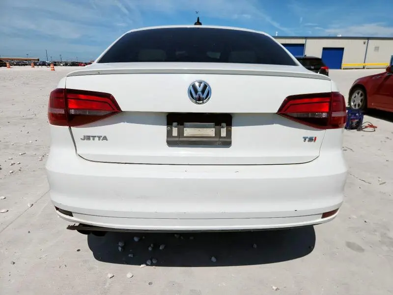 2016 VOLKSWAGEN JETTA SPORT  