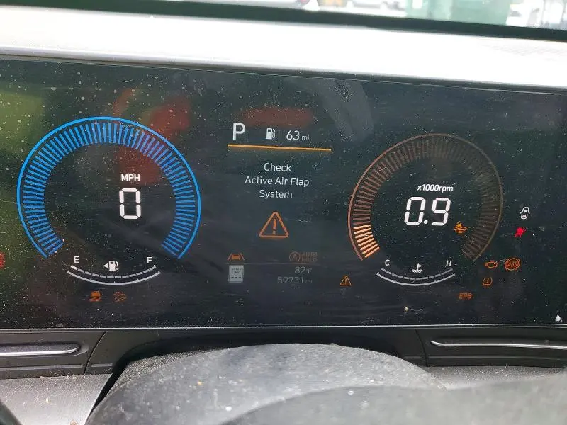2024 HYUNDAI KONA SE  