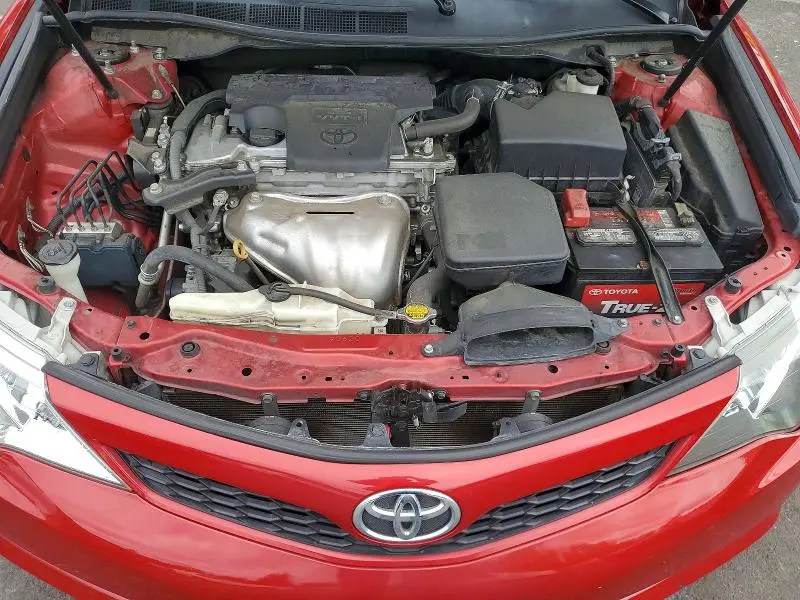 2014 TOYOTA CAMRY SE  