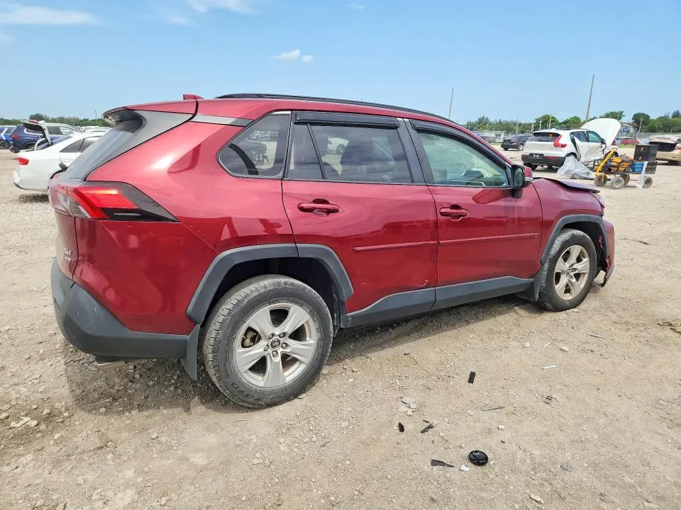 2019 TOYOTA RAV4 XLE  