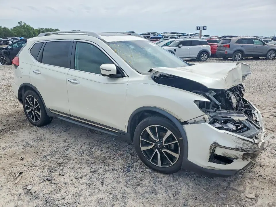 2017 NISSAN ROGUE SL  