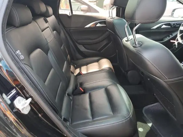 2017 INFINITI QX30 BASE  