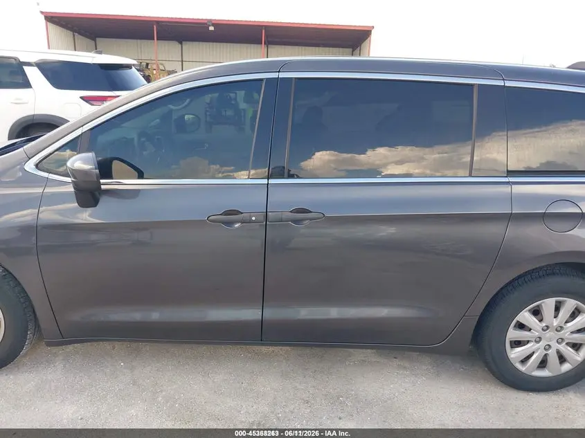 2020 CHRYSLER VOYAGER L
