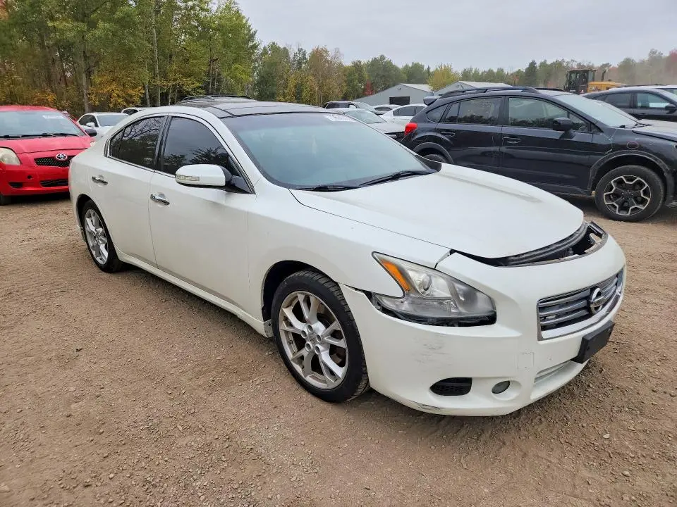 2014 NISSAN MAXIMA S  