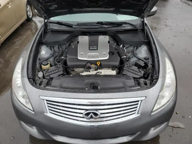 2011 INFINITI G37   