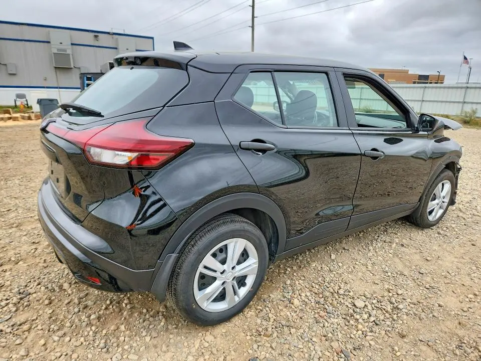2024 NISSAN KICKS S  