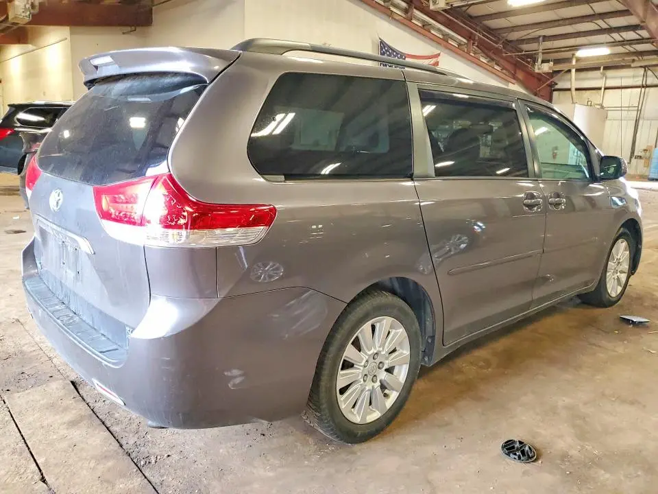 2011 TOYOTA SIENNA XLE 7-PASSENGER  