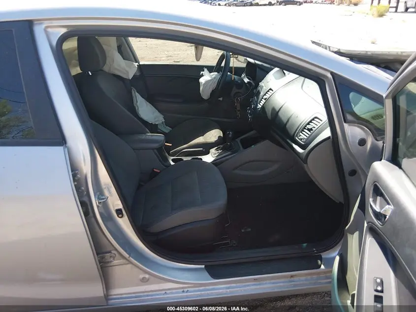 2015 KIA FORTE LX